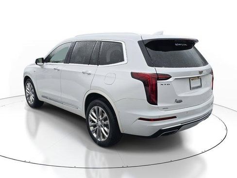 Used 2022 Cadillac XT6 Premium Luxury w/ Platinum Package image 3