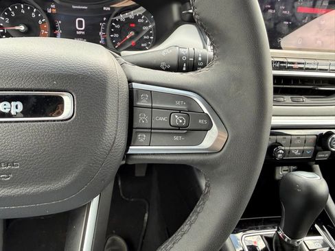 Used 2025 Jeep Compass Limited AWD/4WD image 15
