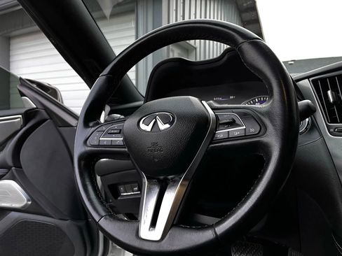 Used 2018 INFINITI Q60 3.0t Luxe image 19