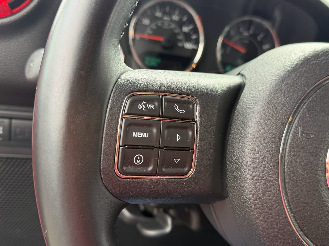 Used 2014 Jeep Wrangler Unlimited Rubicon w/ Connectivity Group AWD/4WD image 22