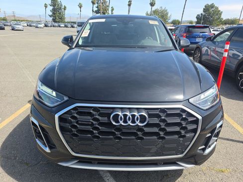 Used 2025 Audi Q5 e Premium Plus w/ Premium Plus Package image 3