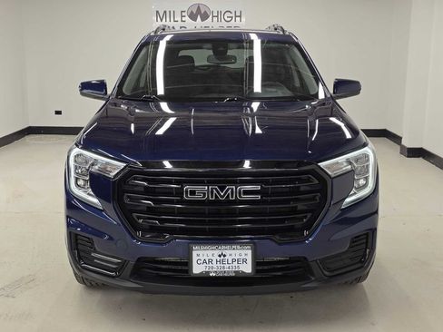 Used 2022 GMC Terrain SLE w/ Driver Convenience Package AWD/4WD image 2