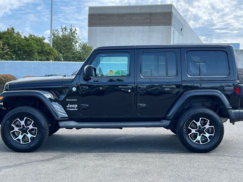 Used 2018 Jeep Wrangler Unlimited Sahara w/ Uconnect 4C Nav & Sound Group AWD/4WD image 9