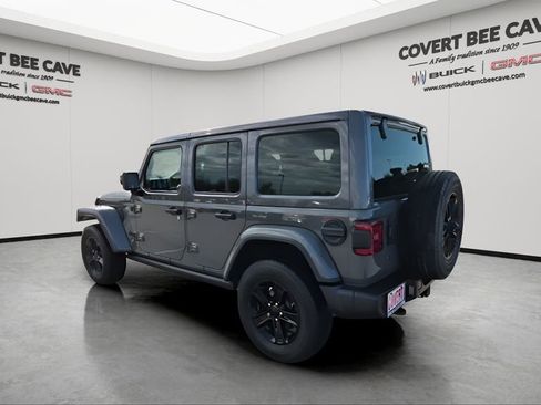Used 2020 Jeep Wrangler Unlimited Sahara image 7