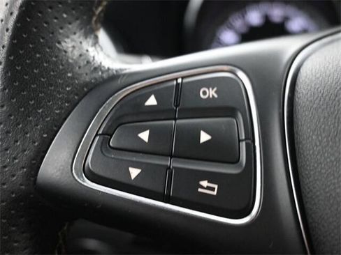 Used 2018 Mercedes-Benz GLA 250 GLA 250 4dr SUV w/ Premium Package image 26