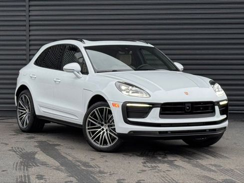 New 2026 Porsche Macan image 9