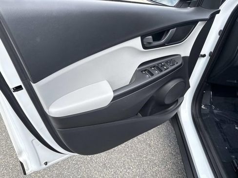 Used 2023 Hyundai Kona SEL image 19