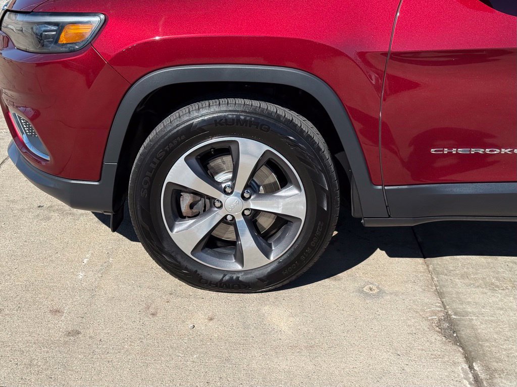 Used 2019 Jeep Cherokee Limited AWD/4WD image 12