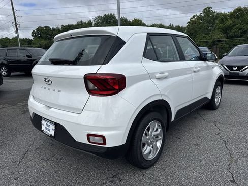 New 2026 Hyundai Venue SE FWD image 7