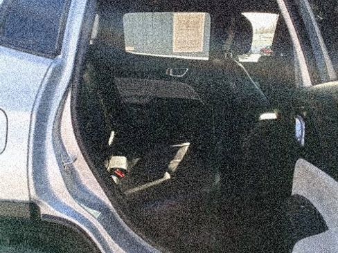 Used 2025 Jeep Compass Limited image 28