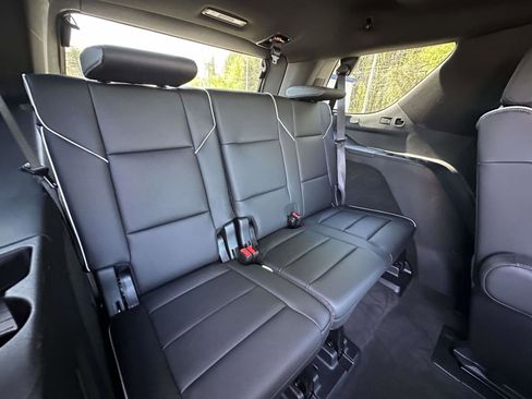 Certified 2024 Cadillac Escalade Premium Luxury w/ Performance Package image 35