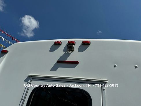 Used 2012 Ford F550 2WD Regular Cab Super Duty w/ Payload Upgrade Pkg image 15