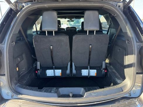 Used 2018 Ford Explorer XLT w/ Equipment Group 202A image 26