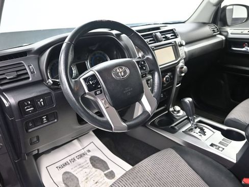 Used 2016 Toyota 4Runner SR5 AWD/4WD image 13
