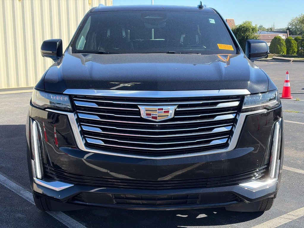Used 2023 Cadillac Escalade Premium Luxury Platinum w/ Heavy-Duty Trailer Package AWD/4WD image 2