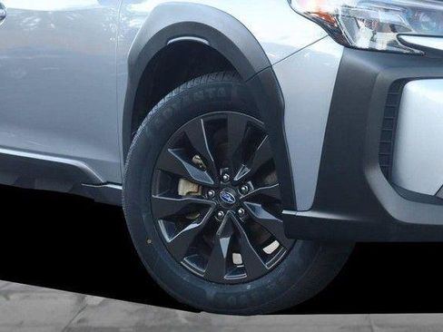 Used 2025 Subaru Outback Onyx Edition AWD/4WD image 3