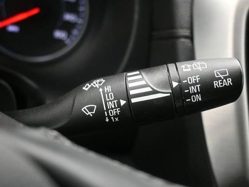 Used 2023 GMC Terrain SLT image 15