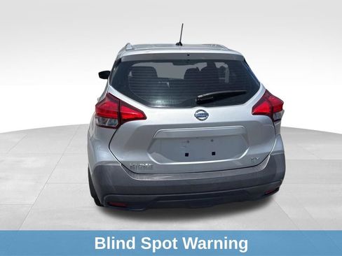 Used 2019 Nissan Kicks SV FWD image 8