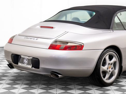 Used 2000 Porsche 911 Carrera 4 image 30