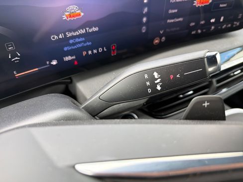 Used 2025 Buick Enclave Preferred image 18