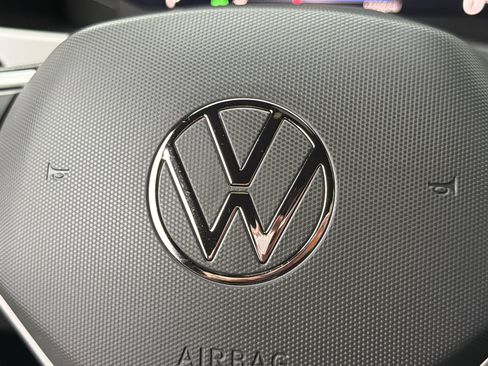 Used 2020 Volkswagen Atlas Cross Sport SEL Premium image 28