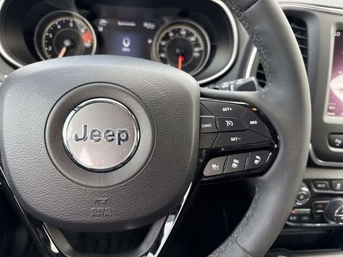 Used 2023 Jeep Cherokee Altitude Lux AWD/4WD image 16