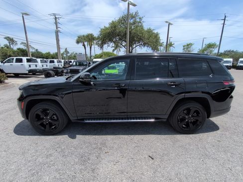 Used 2021 Jeep Grand Cherokee L Laredo AWD/4WD image 8