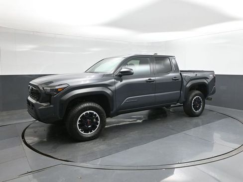Used 2024 Toyota Tacoma TRD Off-Road image 34