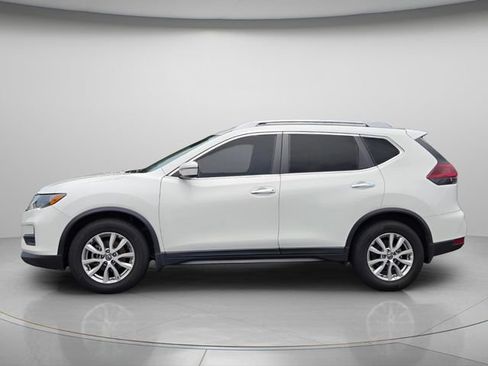 Used 2019 Nissan Rogue S w/ Special Edition Package FWD image 4