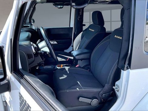 Used 2013 Jeep Wrangler Sahara w/ Dual Top Group AWD/4WD image 26