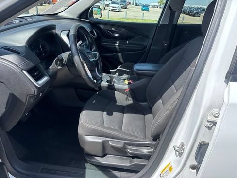 Used 2024 GMC Terrain SLE FWD image 17