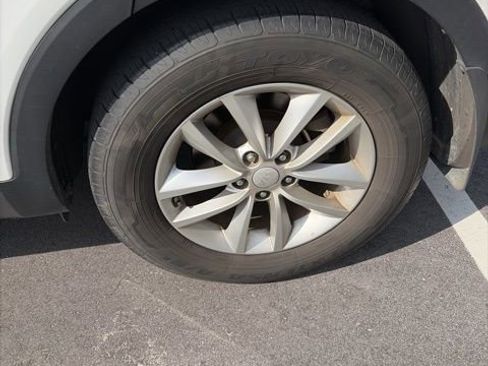 Used 2017 Kia Sorento LX w/ LX Convenience Package image 7