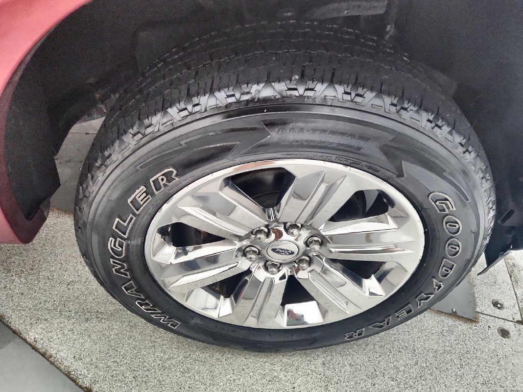 Used 2018 Ford F150 Lariat w/ Equipment Group 502A Luxury AWD/4WD image 36