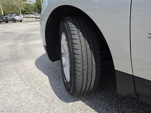 Used 2019 Chevrolet Equinox LS FWD image 35