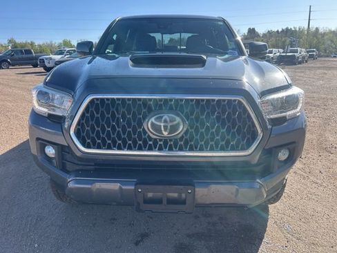 Used 2018 Toyota Tacoma TRD Sport w/ Technology Package image 9