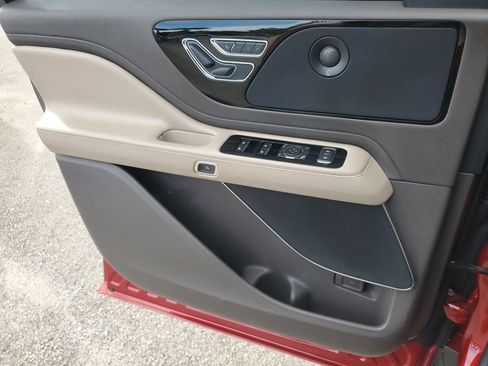 Used 2020 Lincoln Aviator Reserve image 22