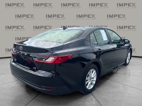 Used 2025 Toyota Camry LE FWD image 3