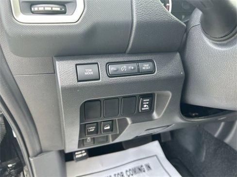 Certified 2024 Nissan Frontier SL image 17