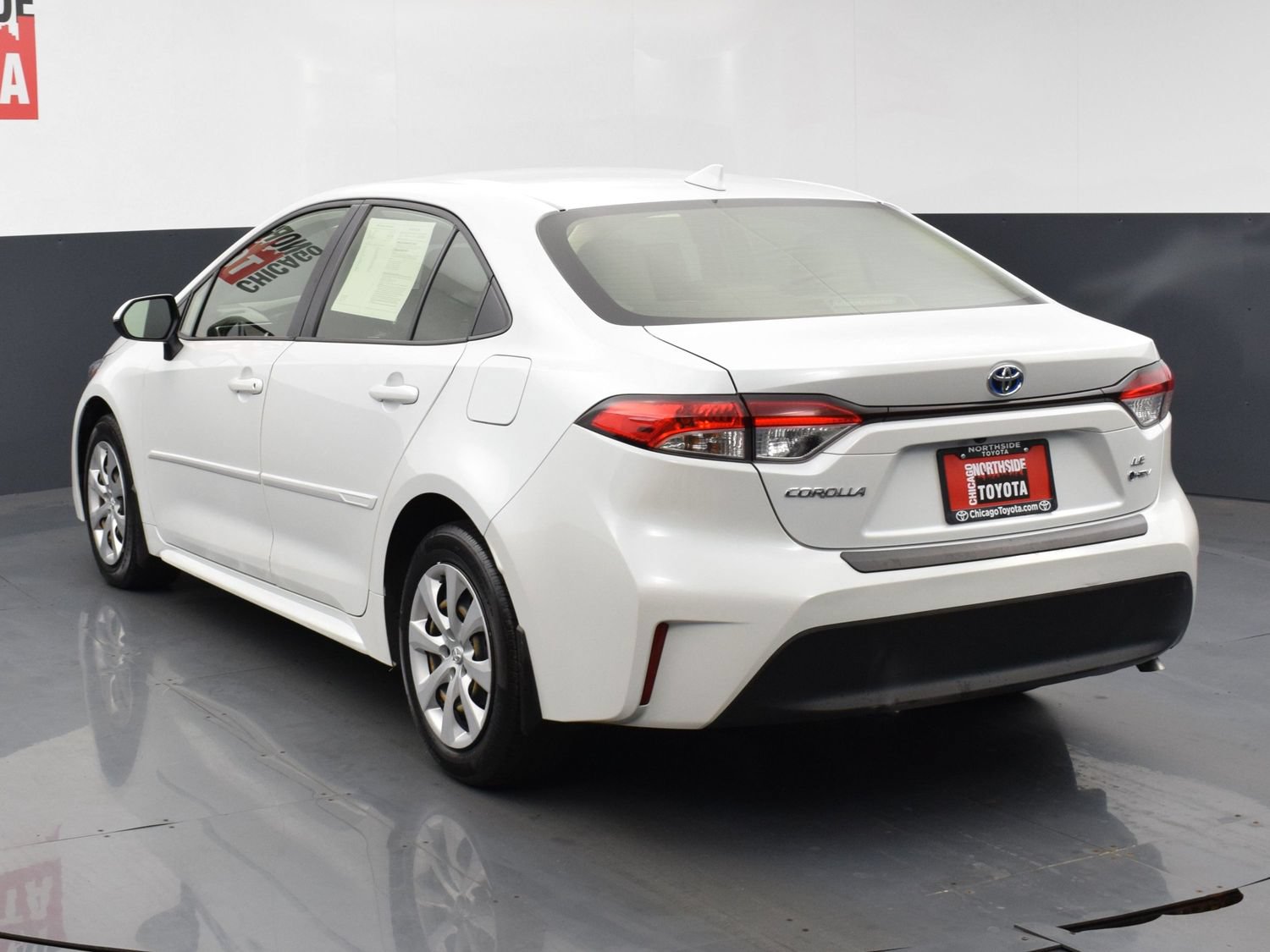 Used 2025 Toyota Corolla LE FWD image 3