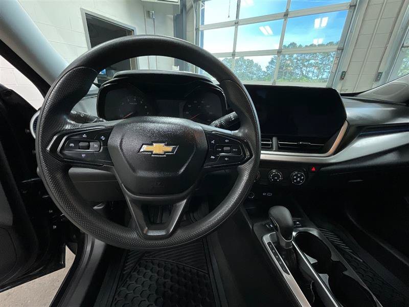 Used 2024 Chevrolet Trax LS FWD image 14