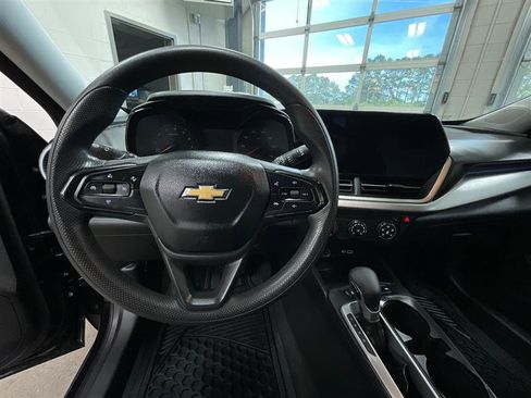 Used 2024 Chevrolet Trax LS image 14