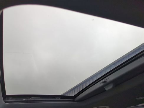 Certified 2022 Chevrolet Traverse RS image 15