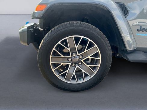 Used 2022 Jeep Wrangler Unlimited Sahara image 12