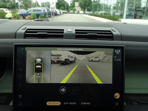 Used 2023 Land Rover Defender 110 75th Limited Edition image 22