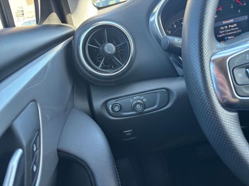 Used 2025 Chevrolet Blazer LT image 36