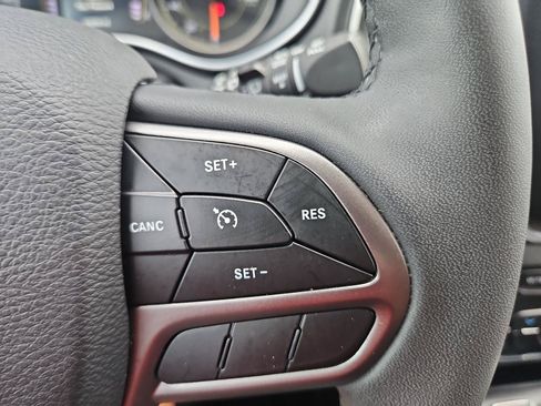Used 2021 Jeep Cherokee Latitude Lux w/ Mopar Interior Package AWD/4WD image 27