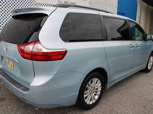 Used 2015 Toyota Sienna XLE Premium image 7