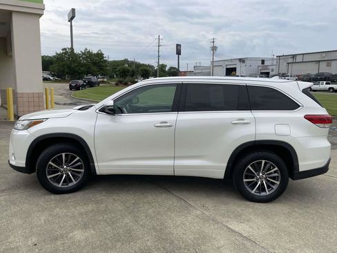 Used 2017 Toyota Highlander XLE FWD image 6