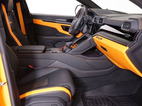 Used 2024 Lamborghini Urus S image 31