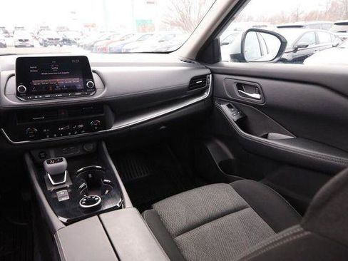 Used 2024 Nissan Rogue SV image 25